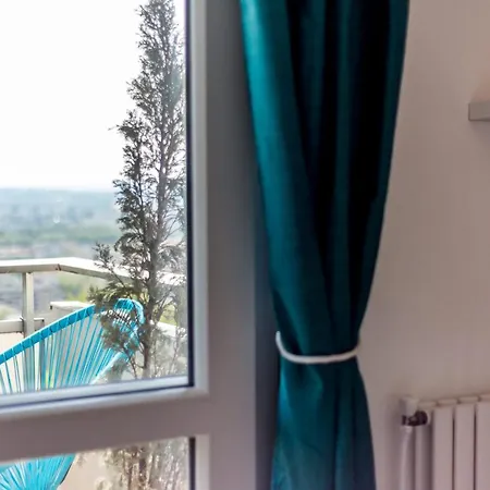 Calm And Breathtaking View With Balcony Garage Included 아파트 *