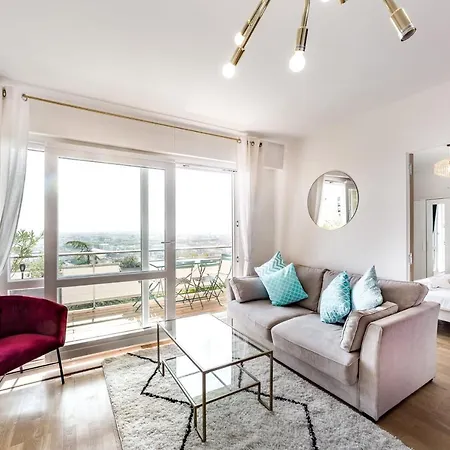 아파트 Calm And Breathtaking View With Balcony Garage Included 리옹